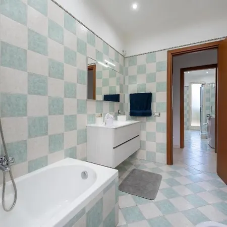 Villino Giovanna A A 200 Mt Dal Mare 아파트